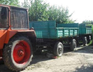 tractor-cu-doua-remorci